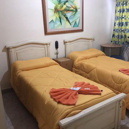 Hotel Suenos ลาปลาตา ภายนอก รูปภาพ